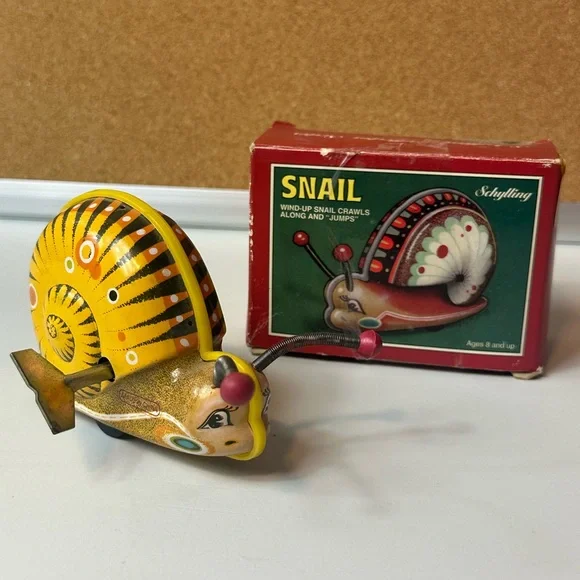 Vintage Schylling Key Wind-Up Colorful Tin Snail Toy With Original Box - Picture 5 of 9